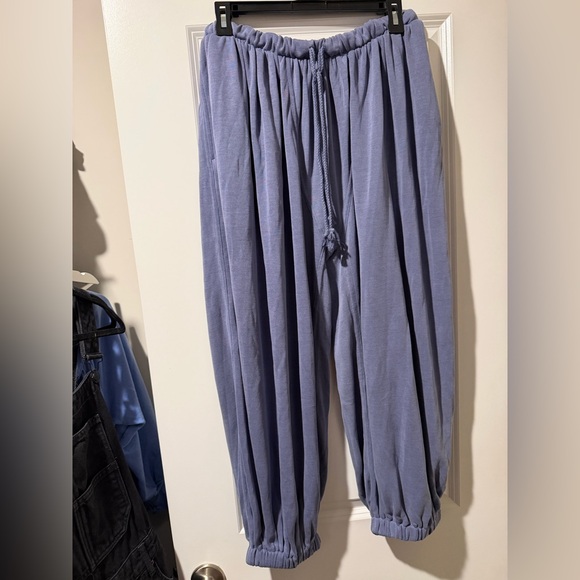 FP Movement Momentum pants 🔥 size S inseam 23.24 waist 28.5 rise 11.5 inches - Picture 2 of 5